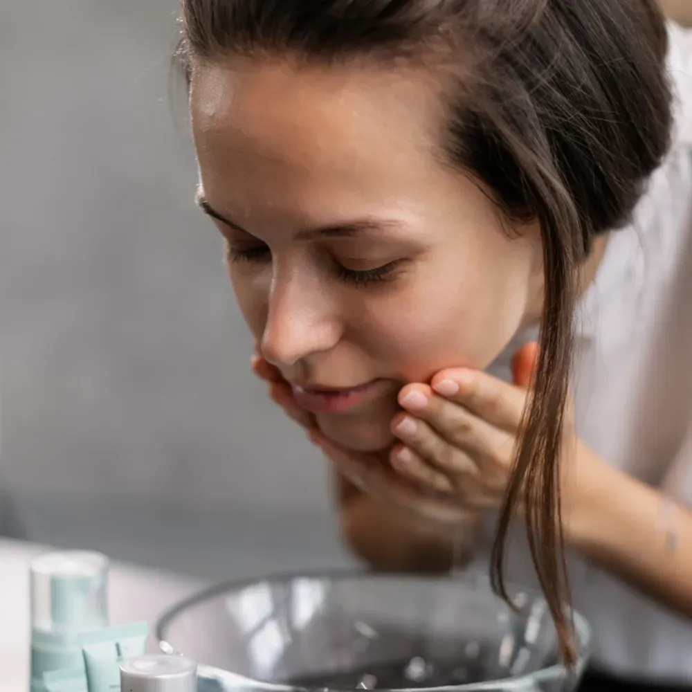 How to Oil Cleanse Your Face for Naturally Beautiful Skin
